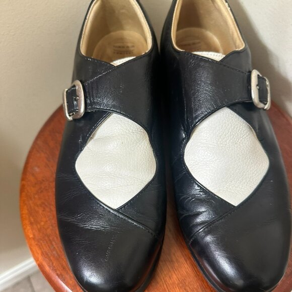 Nike Shoes - Nike Air Black and White Comfort Women's Golf Shoes Size 9